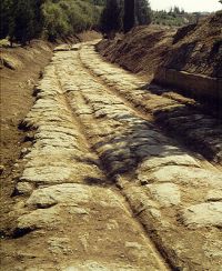 Diolkos, voie dallée de 6 km dans l'isthme de Corinthe