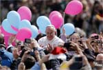 Pape François prend un bain de foule à Pâques